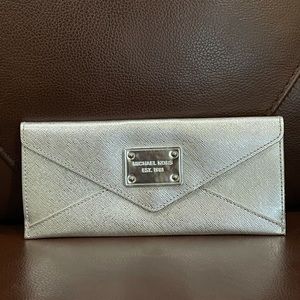 Michael Kors Compact Silver Wallet